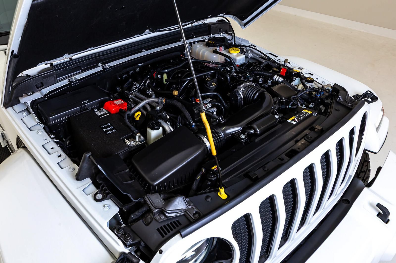 Used 2022 Jeep Wrangler Unlimited Sahara AWD/4WD image 40