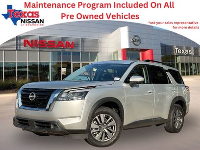 Used 2024 Nissan Pathfinder SV