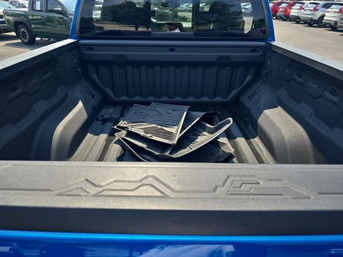 Used 2024 Chevrolet Colorado LT w/ LT Convenience Package II RWD image 13