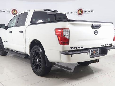 Used 2019 Nissan Titan SV w/ SV Convenience Package image 4