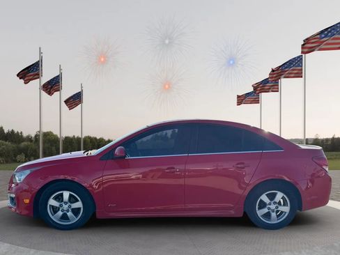 Used 2016 Chevrolet Cruze LT w/ Sun And Sound Package FWD image 4