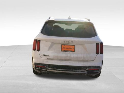 Certified 2023 Kia Sorento S w/ Panoramic Sunroof Package image 6