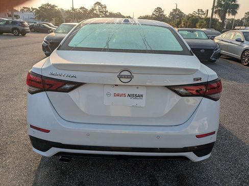 Used 2025 Nissan Sentra SR FWD image 5