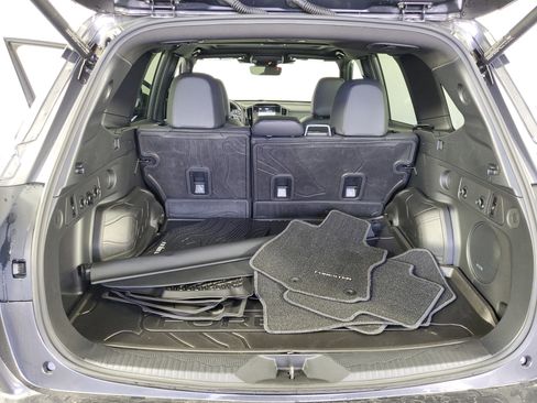 Used 2025 Subaru Forester Limited image 33