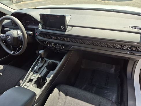 Used 2025 Honda Accord LX image 32