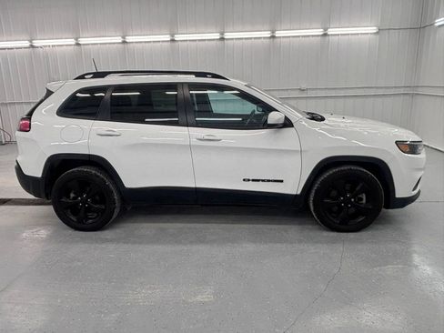 Used 2021 Jeep Cherokee Latitude Plus FWD image 2