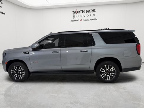 Used 2023 GMC Yukon XL AT4 w/ AT4 Premium Package AWD/4WD image 2