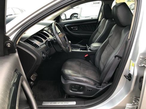 Used 2010 Ford Taurus SHO image 13