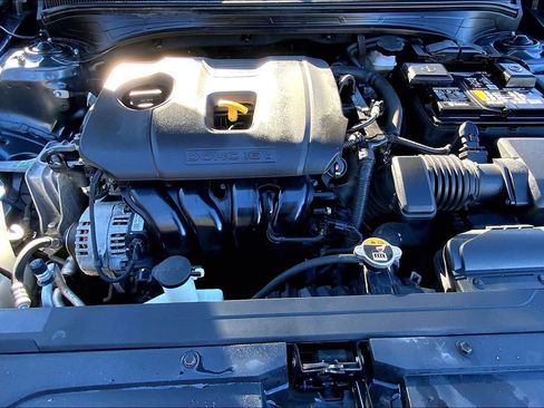 Used 2022 Kia Forte GT-Line w/ GT-Line Premium Package image 11