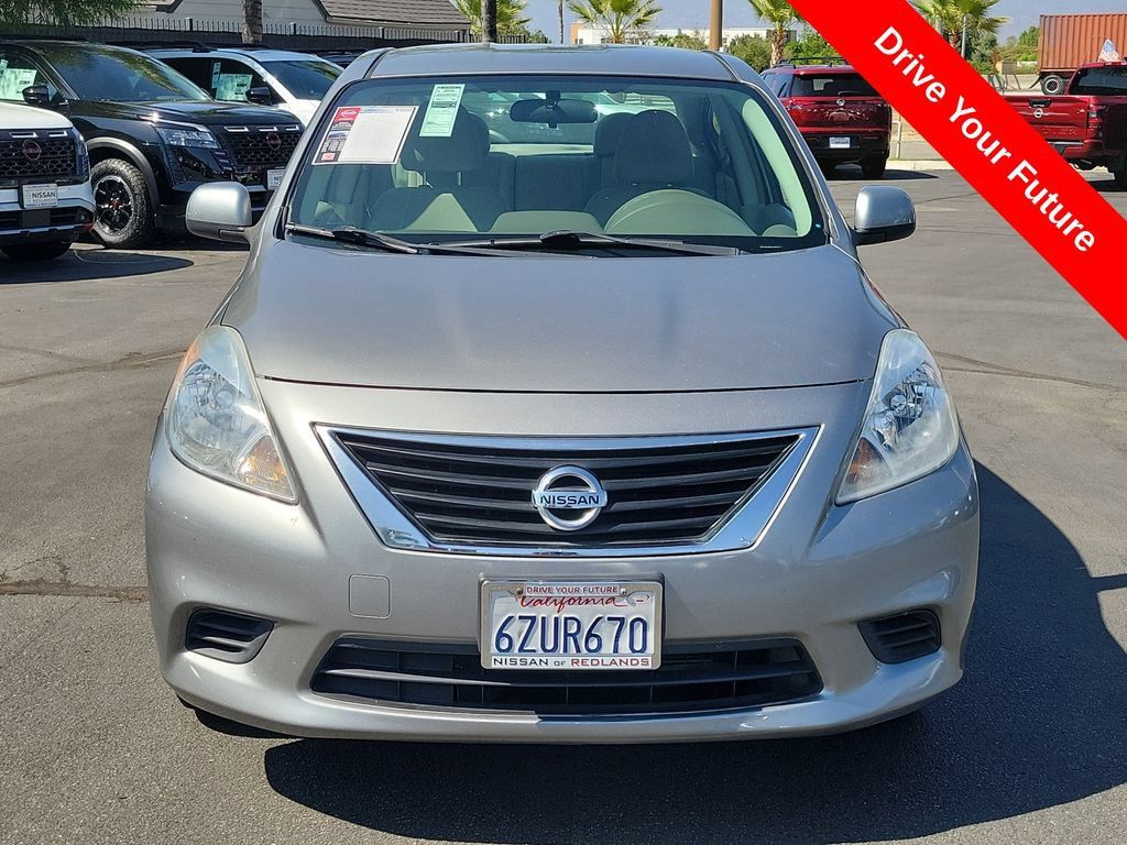 Used 2014 Nissan Versa SV FWD image 34