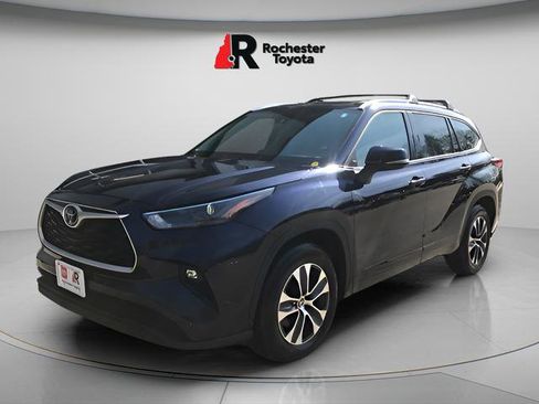 Used 2022 Toyota Highlander XLE FWD image 10