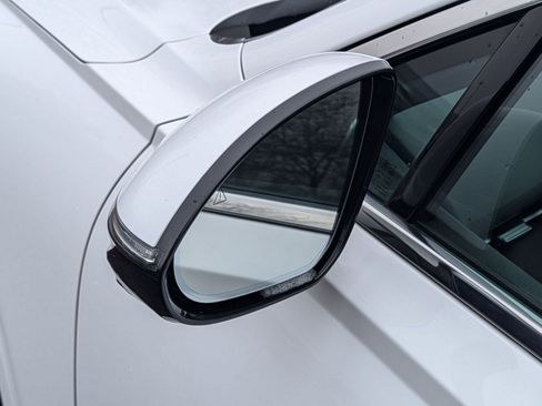 Used 2022 Genesis GV70 2.5T w/ Advanced Package image 20