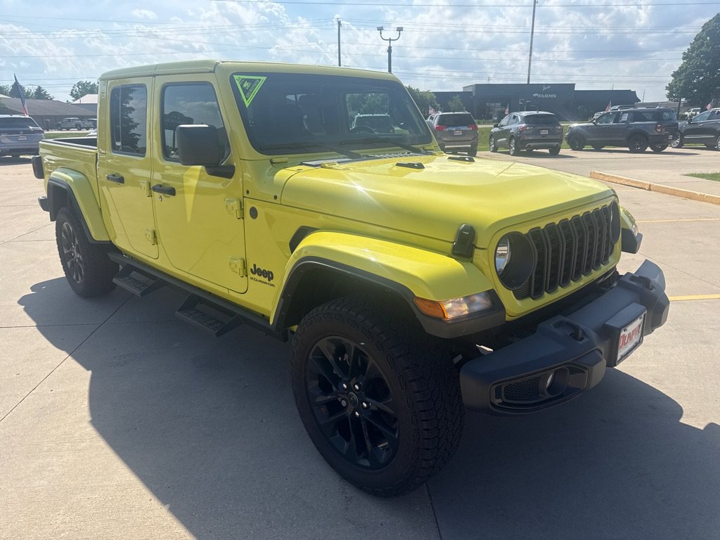 Used 2024 Jeep Gladiator Sport AWD/4WD image 6