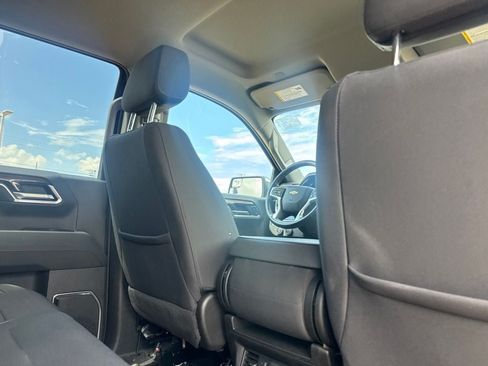 Used 2023 Chevrolet Silverado 1500 LT AWD/4WD image 31