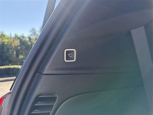 Used 2024 Chrysler Pacifica Pinnacle w/ Trailer Tow Group image 18