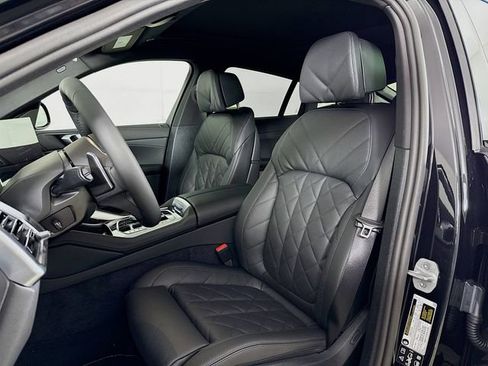 New 2026 BMW X6 xDrive40i w/ Climate Comfort Package image 22