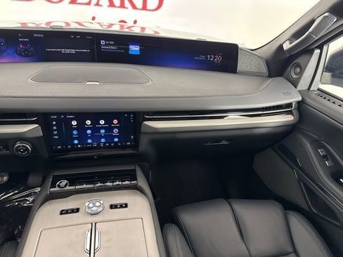 New 2025 Lincoln Navigator Reserve w/ Jet Appearance Package image 12