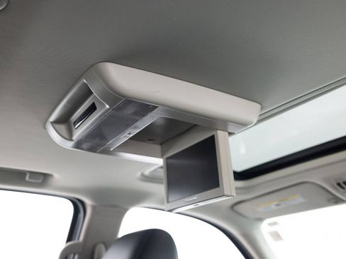 Used 2011 Chevrolet Tahoe LTZ image 39