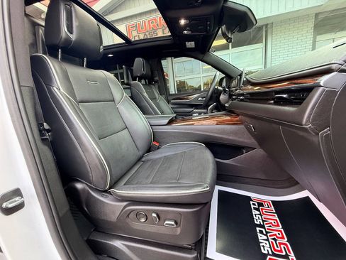 Used 2023 Cadillac Escalade Premium Luxury AWD/4WD image 57