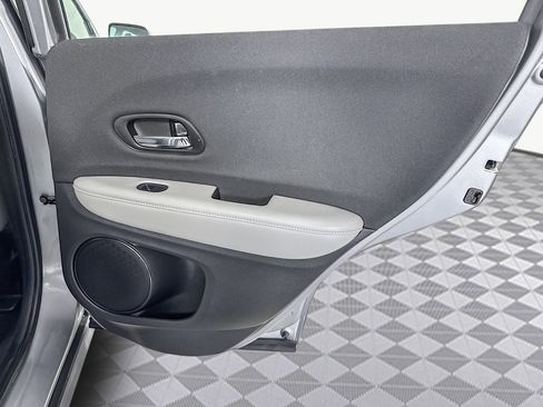 Used 2021 Honda HR-V LX image 27