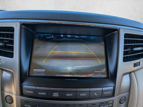 Used 2015 Lexus LX 570 image 14