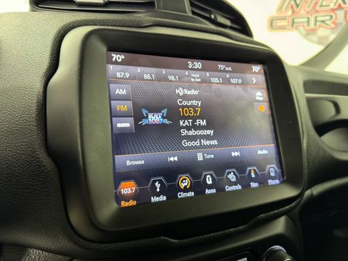 Used 2018 Jeep Renegade Trailhawk w/ UConnect 8.4 Nav Group AWD/4WD image 20