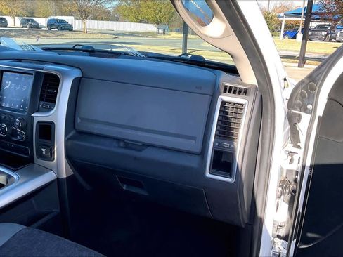 Used 2018 RAM 1500 SLT image 17