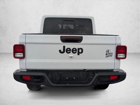Used 2023 Jeep Gladiator Willys image 6