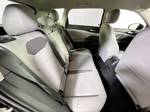 Used 2023 Volkswagen Taos SE image 25