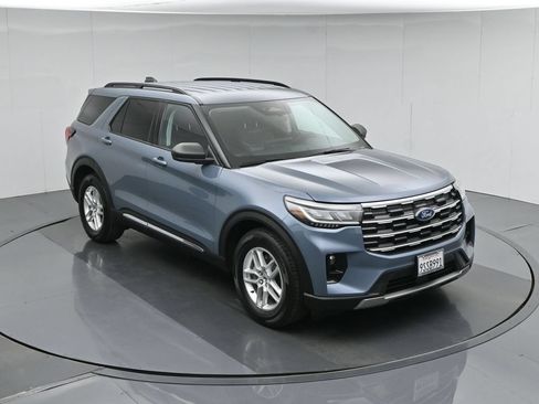 Used 2025 Ford Explorer Active w/ Active Comfort Package RWD image 41