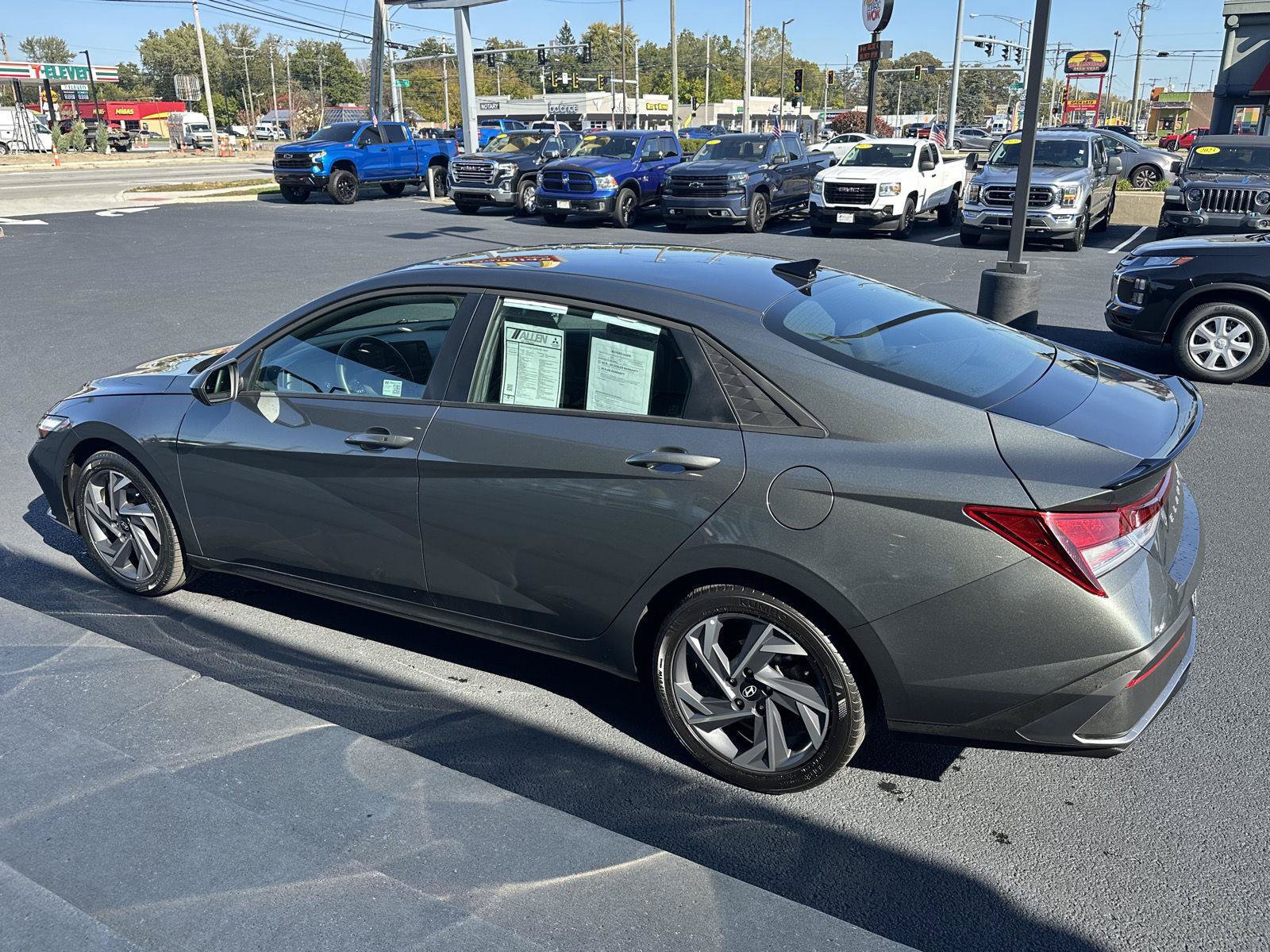 Used 2025 Hyundai Elantra Sport FWD image 8