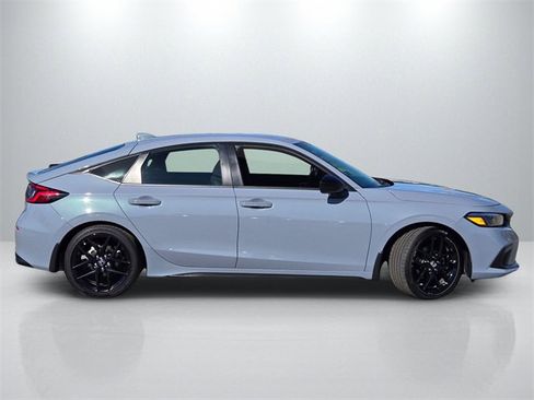 Used 2023 Honda Civic Sport image 3