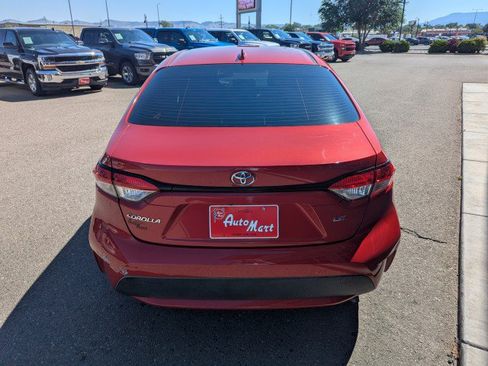 Used 2020 Toyota Corolla LE FWD image 4