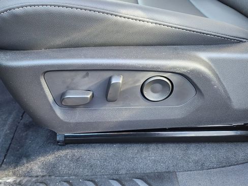 New 2026 GMC Canyon Elevation w/ Convenience Package image 17