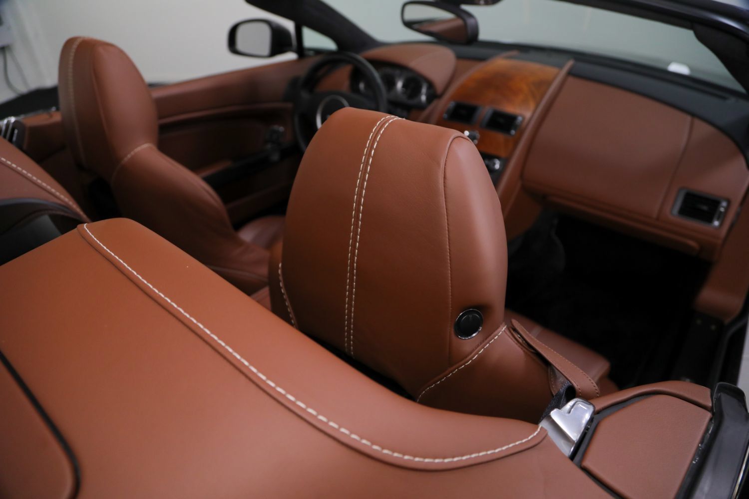 Used 2012 Aston Martin V8 Vantage N420 RWD image 36