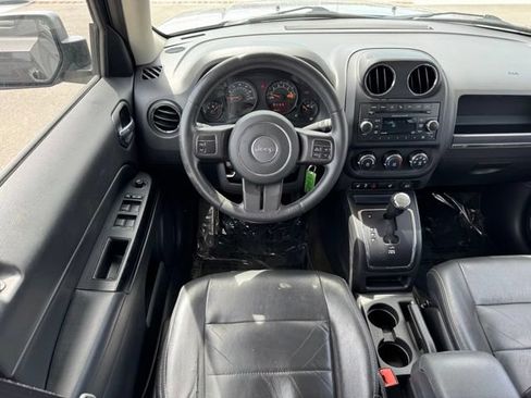 Used 2015 Jeep Patriot High Altitude AWD/4WD image 4