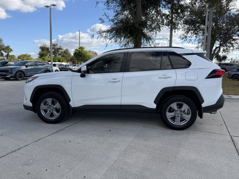 Used 2022 Toyota RAV4 XLE image 7