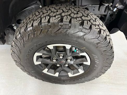 Used 2026 Jeep Wrangler Unlimited Rubicon AWD/4WD image 11