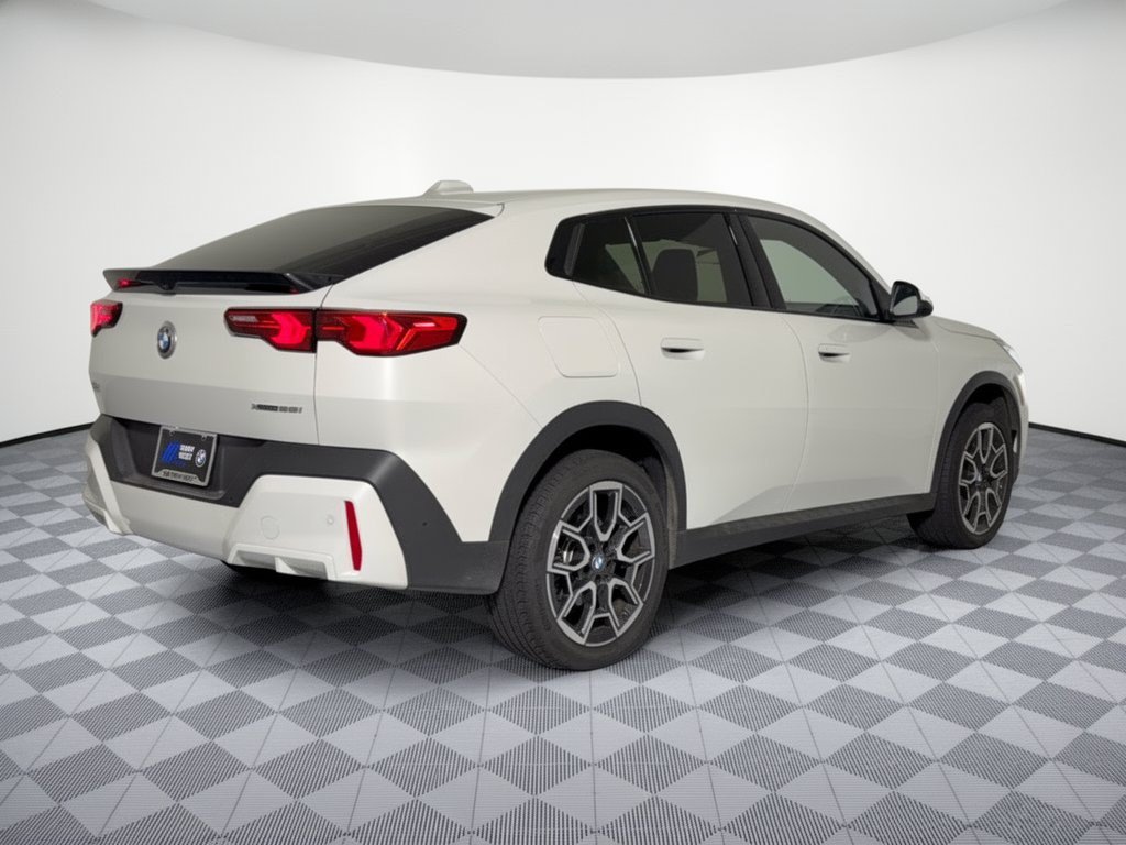 Used 2026 BMW X2 xDrive28i AWD/4WD image 9