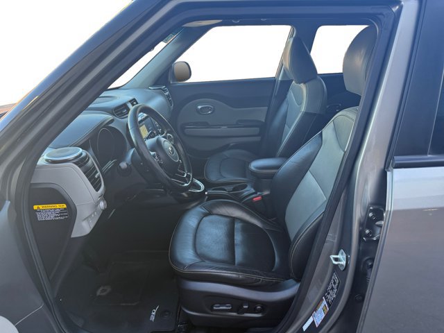 Used 2016 Kia Soul + w/ Primo Package FWD image 10