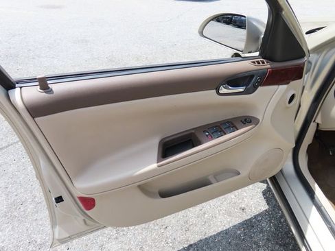 Used 2008 Chevrolet Impala LT FWD image 10