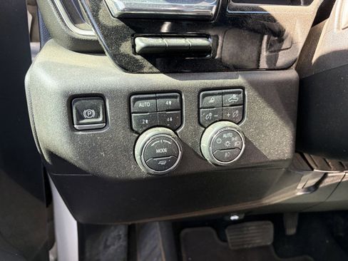 Used 2025 Chevrolet Silverado 3500 High Country w/ High Country Premium Package AWD/4WD image 12