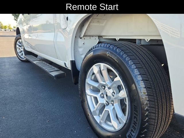 Used 2023 Chevrolet Silverado 1500 RST AWD/4WD image 17