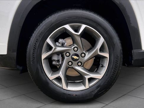 Certified 2025 Chevrolet Trax LT image 12