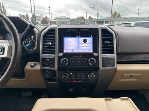 Used 2019 Ford F150 Lariat image 18