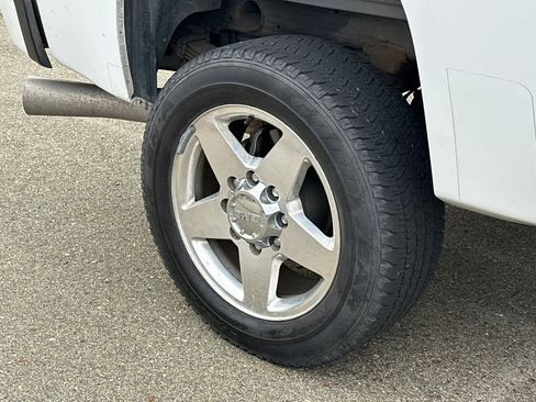 Used 2011 GMC Sierra 2500 Denali w/ Suspension Package, Off-Road image 12