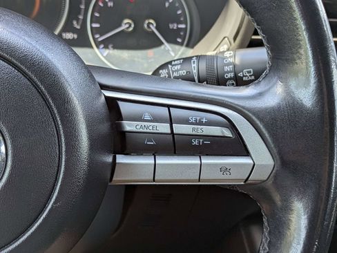 Used 2023 MAZDA MAZDA3 s FWD image 25