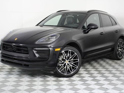 Certified 2023 Porsche Macan AWD/4WD image 1