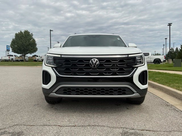 Used 2024 Volkswagen Atlas Cross Sport SE FWD image 7