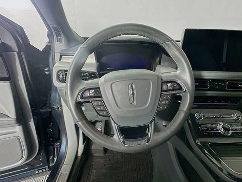 Used 2023 Lincoln Nautilus Reserve AWD/4WD image 16
